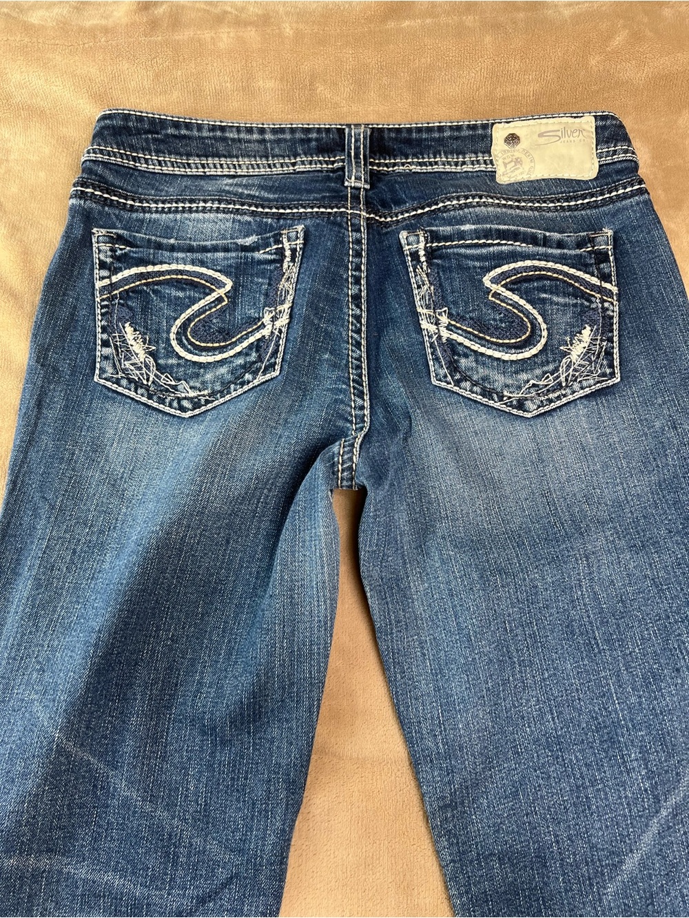 SILVER 'Aiko Bootcut' Y2K Low Rise Faded Blue Jeans w White Stitching - Sz 29